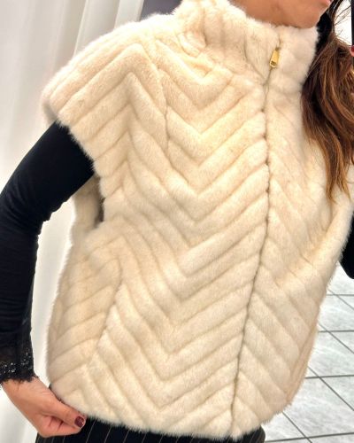 Gilet lupetto in eco pellliccia